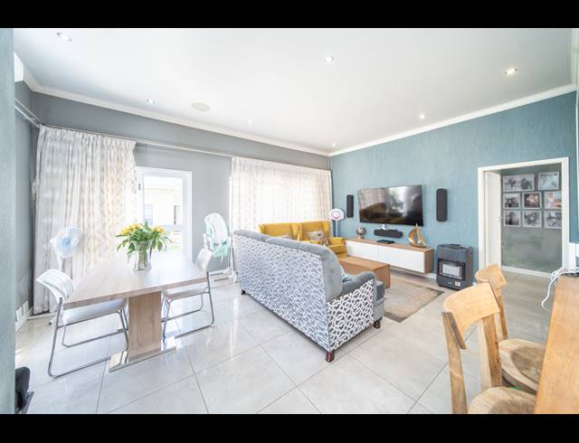 3 BEDROOM TOWNHOUSE FOR SALE IN BEACON BAY